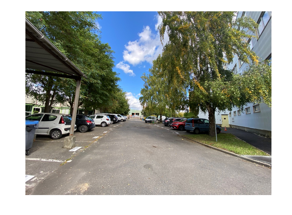 Parking de Tremblay en france BusinessCenter